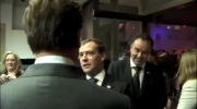 Medvedev do Schwarzenegger