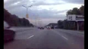 Rosjanin jedzie po autostradzie