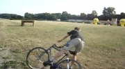 Maloletni pijak na rowerze!!