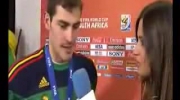 Casillas całuje reporterkę telewizji