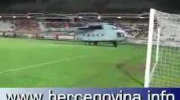 Helikopter wylądował na boisku piłkarskim