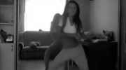 Ruska nastolatka tańczy przed kamerką :-)
