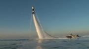 flyboard zapata - deskorolka na wodę unosząca w powietrzu