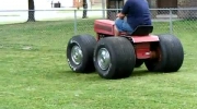 Mini traktor