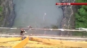 Skakała na bungee i linia się zerwała