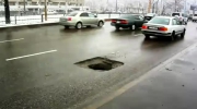 Dziura na drodze w Rosji