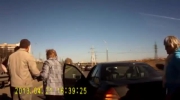 Rosyjski kierowca wyprzedzony na autostradzie nie poddaje się tak łatwo