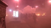 Bojowy wóz piechoty szturmuje Majdan