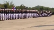 Hipnotyzujące! Pokaz musztry tailandzkich żołnierzy