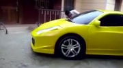 Pewnie też byś chciał umyć swoje zółte Ferrari? ;)
