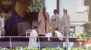 Papież Franciszek potknął się przy ołtarzu w Częstochowie!