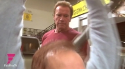 Arnold Schwarzenegger - 69 lat i nadal ćwiczy