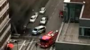 Atak terrorystyczny w Szwecji. Ciężarówka wjechała w centrum handlowe! [FILM]