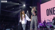 Miley Cyrus and Ariana Grande - Don't Dream It's Over (One Love Manchester)