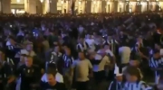 Wybuch paniki wśród kibiców w Turynie. Na tym nagraniu dokładnie widać, jak to się zaczęło