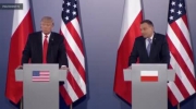 Donald Trump miażdży CNN, a Andrzej Duda telewizję TVN