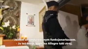 Policja wynosi księdza