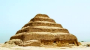 tajemnicze piramidy