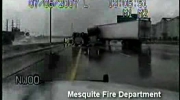 Zderzenie ciężarówki z wozem strażackim, USA