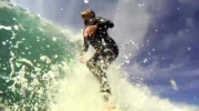 Zobacz niesamowity film z surfingu