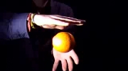 How to Levitate an Orange, street magic trick!!!!!!