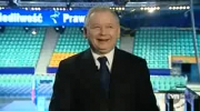 Jarosław Kaczyński rozgrzewa mikrofon