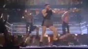Jennifer Lopez przewróciła się na scenie