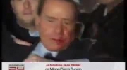 Silvio Berlusconi - premier Włoch został uderzony w twarz miniaturką mediolańskiej katedry.