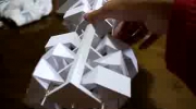 Chodzący robot z papieru