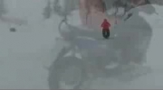 Gdy nie stać cię na prawdziwy skuter śnieżny...