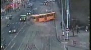 Wypadek tramwaju - śmierć ludzi na przystanku - drastyczna